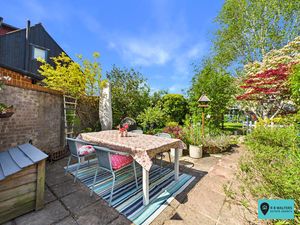 Private Patio and Garden- click for photo gallery